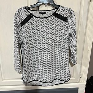 Black & Whits tunic Size Medium